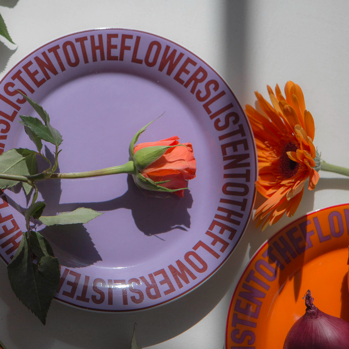 CERAMIC PURPLE PLATE WITH FLOWERS